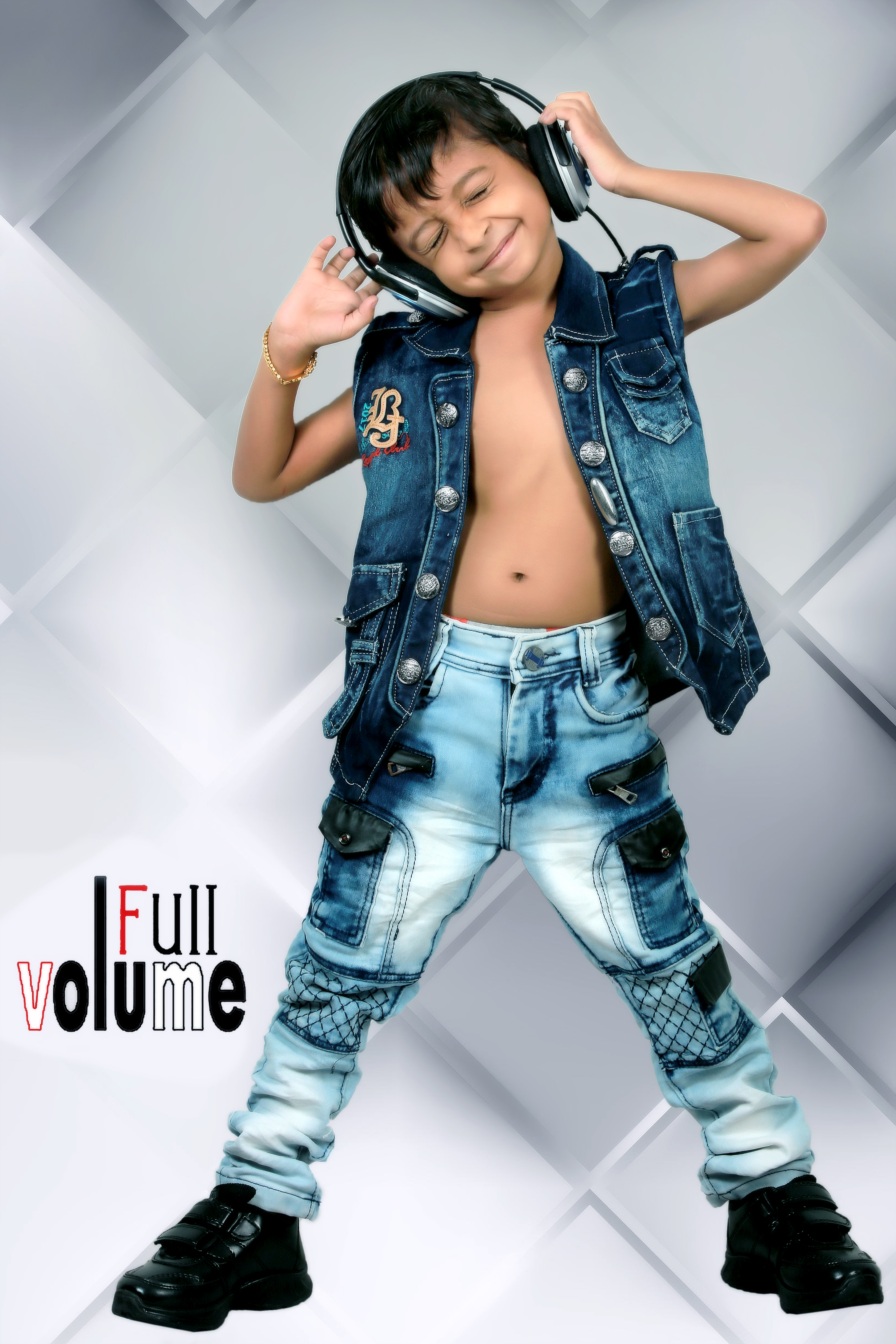 Om The Photo Studio photography equipment